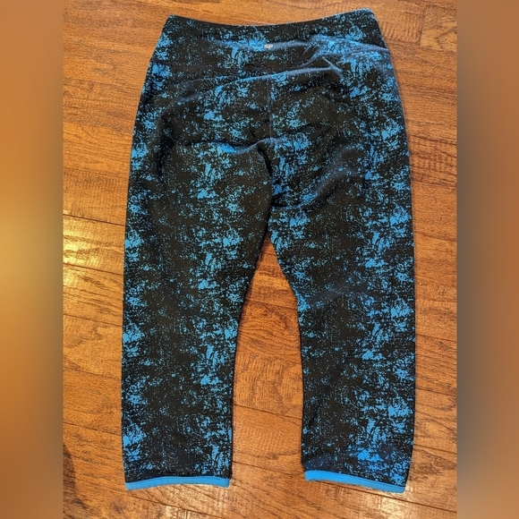 Kyodan reversible yoga pants crop blue & black Woman's Size Medium - Picture 9 of 9